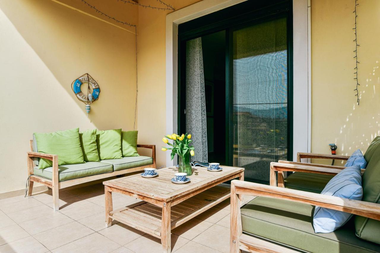 Oliva Holiday Homes Dhiyellótika Екстериор снимка